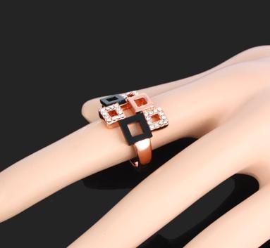 6-SQUARES SWAROVSKI CRYSTAL n ONYX RING-sz 9